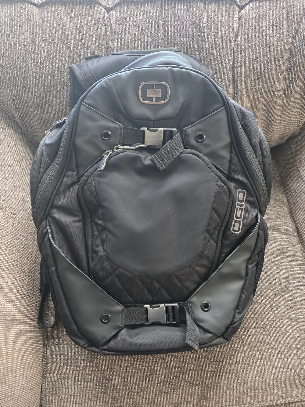 OGIO Black Men's Everyday Backpack with Front Buckle